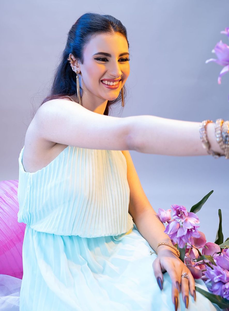 Pastel session with paper lanterns