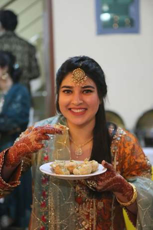 Candid mehndi moment